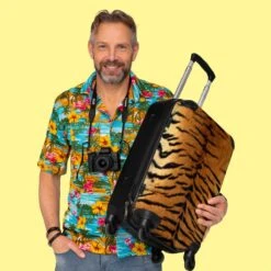 NoBoringSuitcases.com® Koffer Groot - Tijger - Wilde Dieren - Tijgerprint - Design - Trolley Koffer Met TSA-slot - Met Wielen - 90 Liter - Reiskoffer - 66 Cm -Goedkope Bagage Winkel 1200x1200 1016