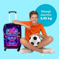 NoBoringSuitcases.com® Koffer Groot - Gaming - Console - Neon - Jongens - Trolley Koffer Met TSA-slot - Met Wielen - 90 Liter - Reiskoffer - 66 Cm -Goedkope Bagage Winkel 1200x1200 1439