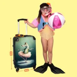 NoBoringSuitcases.com® Koffer Groot - Krokodil - Kroon - Goud - Ballet - Portret - Trolley Koffer Met TSA-slot - Met Wielen - 90 Liter - Reiskoffer - 66 Cm 15 NoBoringSuitcases.com® Koffer Groot - Krokodil - Kroon - Goud - Ballet - Portret - Trolley Koffer Met TSA-slot - Met Wielen - 90 Liter - Reiskoffer - 66 Cm -Goedkope Bagage Winkel 1200x1200 1627