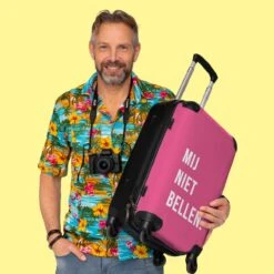 NoBoringSuitcases.com® Koffer Groot - Quotes - Spreuken - Mij Niet Bellen. - Roze - Wit - Trolley Koffer Met TSA-slot - Met Wielen - 90 Liter - Reiskoffer - 66 Cm -Goedkope Bagage Winkel 1200x1200 1684