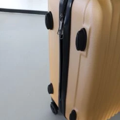 Handbagage Koffer 55cm Goud 4 Wielen Trolley Met Pin -Goedkope Bagage Winkel 1200x1200 634