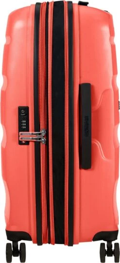 American Tourister Reiskoffer - Bon Air Dlx Spinner 66/24 Tsa Uitbreidbaar (Medium) Flash Coral 17 American Tourister Reiskoffer - Bon Air Dlx Spinner 66/24 Tsa Uitbreidbaar (Medium) Flash Coral -Goedkope Bagage Winkel 549x1200 1