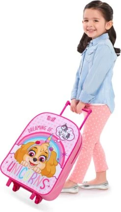 Paw Patrol SKYE Unicorn Eenhoorn Trolley Koffertje Vakantie Logeren Tripjes Roze Regenboog -Goedkope Bagage Winkel 686x1200 1
