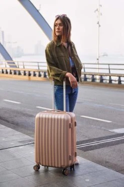 Decent Tranporto-One Reiskoffer 66 Cm - Zalmroze 33 Decent Tranporto-One Reiskoffer 66 Cm - Zalmroze -Goedkope Bagage Winkel 800x1200 170