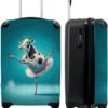 NoBoringSuitcases.com® Koffer - Koe - Ballet - Rok - Portret - Dieren - Trolley Op Wieltjes - Handbagagekoffer - Past Binnen 55x40x20 Cm En 55x35x25 Cm - Reiskoffer -Goedkope Bagage Winkel 978x1200 5