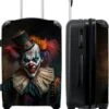 NoBoringSuitcases.com® Koffer Groot - Clown - Hoed - Kraag - Portret - Killer Clown - Trolley Koffer Met TSA-slot - Met Wielen - 90 Liter - Reiskoffer - 66 Cm -Goedkope Bagage Winkel 985x1200 3